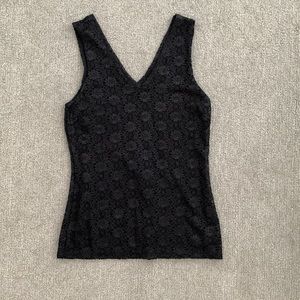 Banana Republic black front & back V-neck tank. Lined with a lacy overlay.